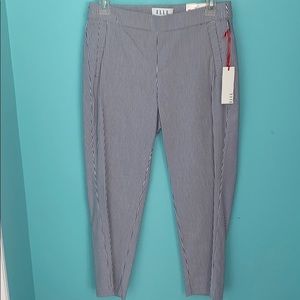 Striped Capri Pull on Pant